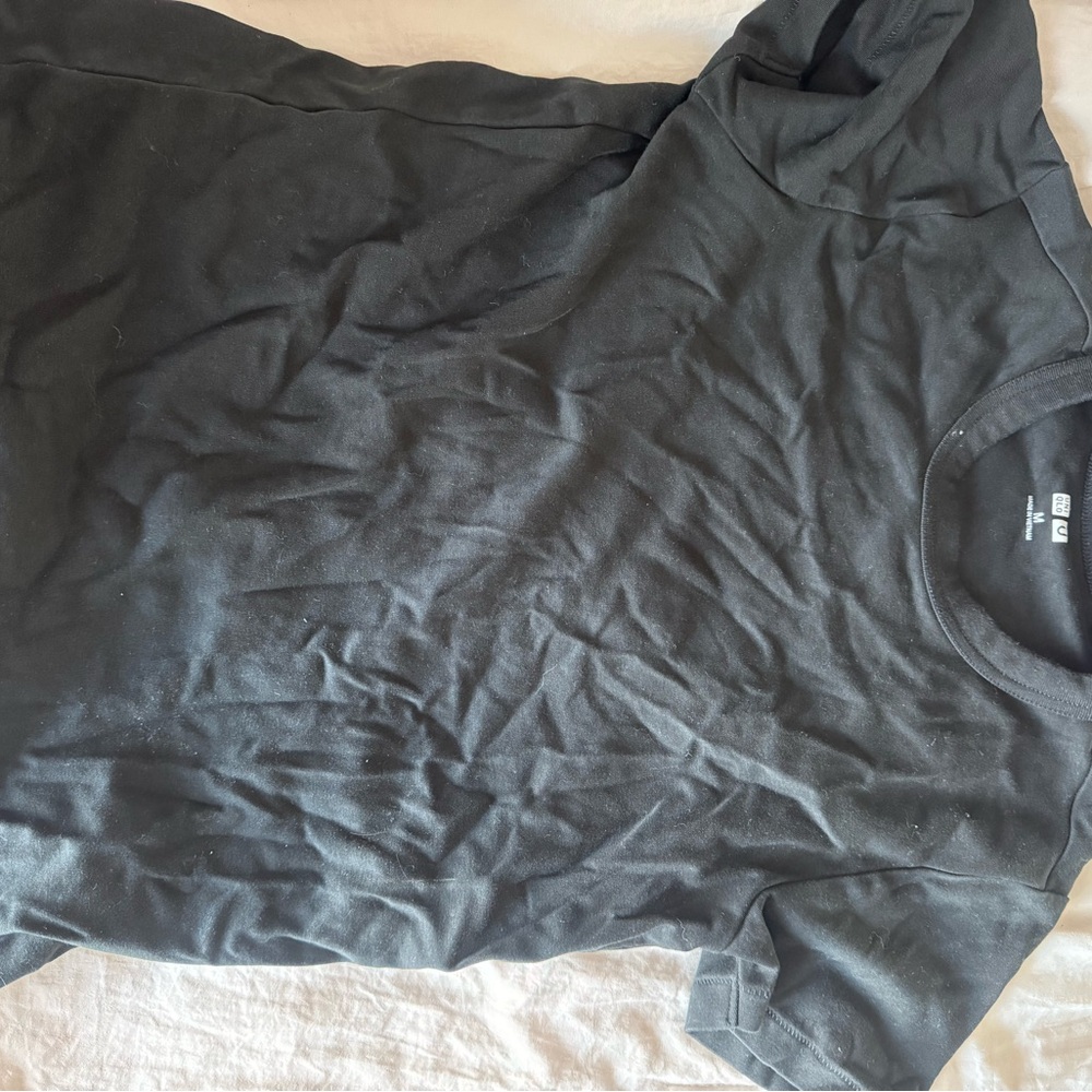 Uniqlo Black Short Sleeve Women's Tee